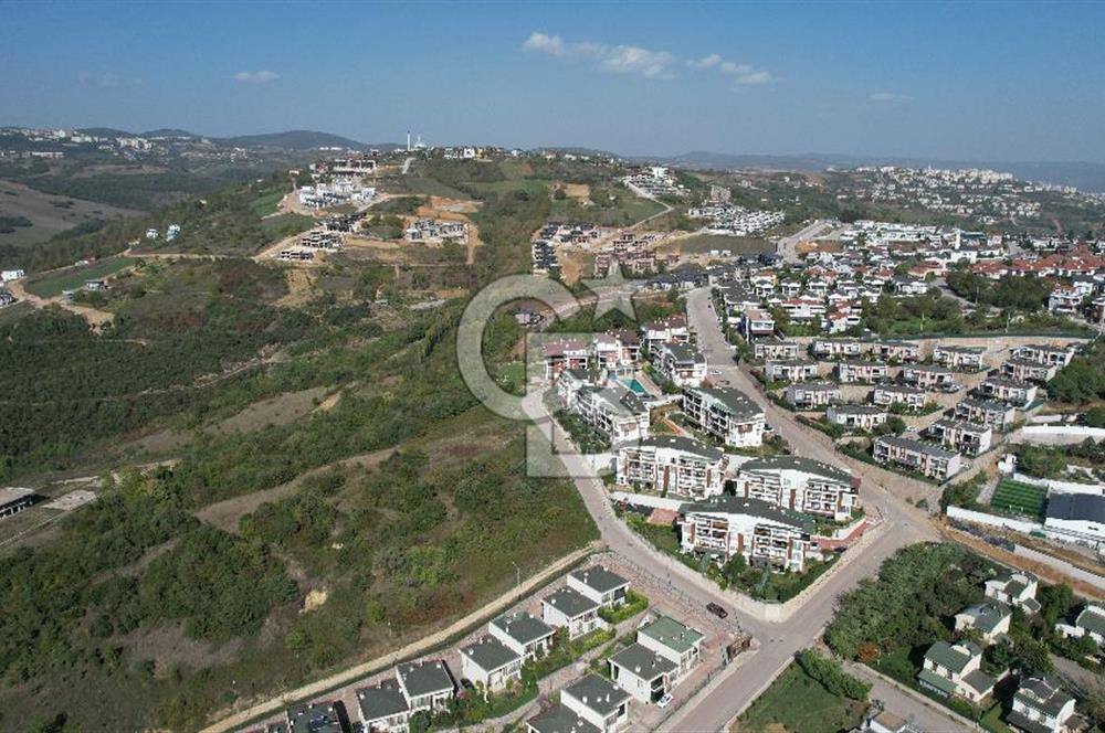 İZMİT TÜYSÜZLER ADONİS SİTESİ SATILIK 4+1 GENİŞ BAHÇELİ VİLLA