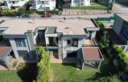 İZMİT TÜYSÜZLER ADONİS SİTESİ SATILIK 4+1 GENİŞ BAHÇELİ VİLLA