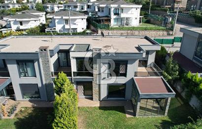 İZMİT TÜYSÜZLER ADONİS SİTESİ SATILIK 4+1 GENİŞ BAHÇELİ VİLLA