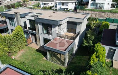 İZMİT TÜYSÜZLER ADONİS SİTESİ SATILIK 4+1 GENİŞ BAHÇELİ VİLLA