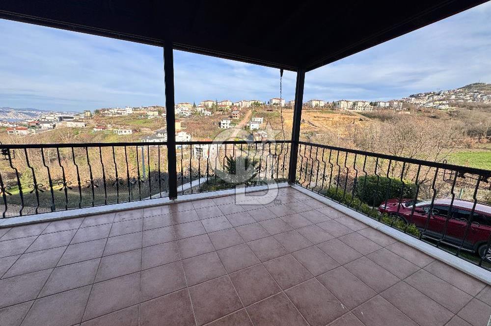 BAŞİSKELE BAHÇECİK DENİZ - DOĞA MANZARALI SATILIK KÖŞE VİLLA