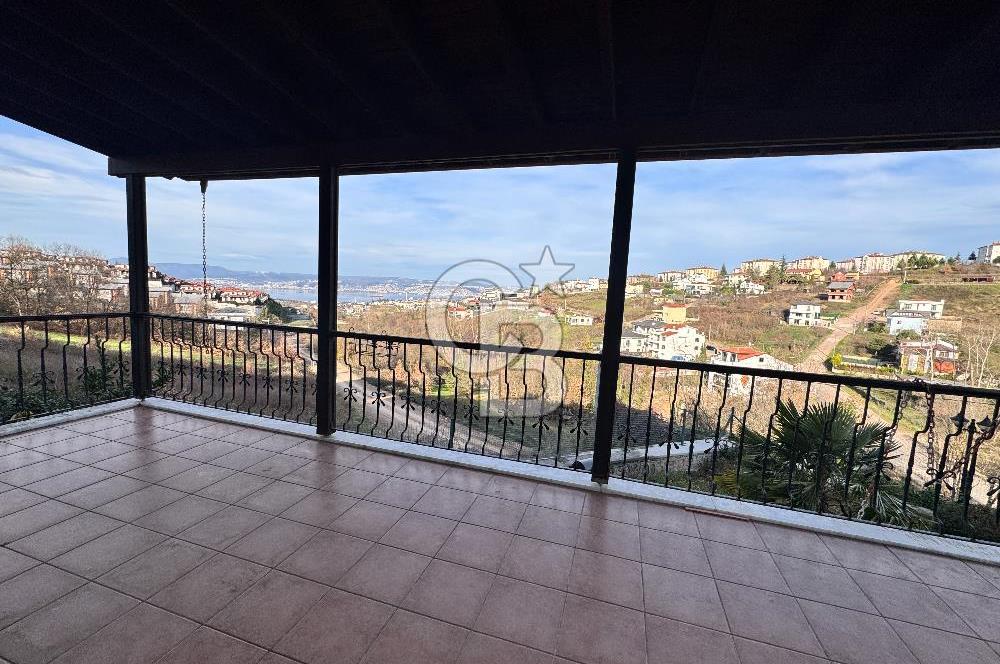 BAŞİSKELE BAHÇECİK DENİZ - DOĞA MANZARALI SATILIK KÖŞE VİLLA