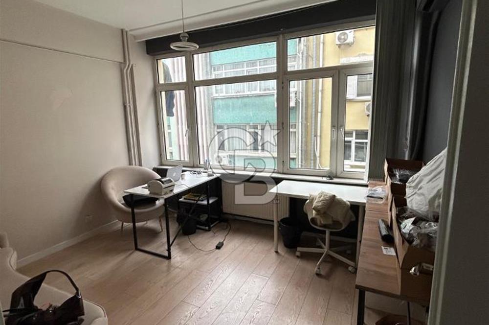 RUMELİ CADDESİ ÜZERİNDE 3+1 SATILIK DAİRE