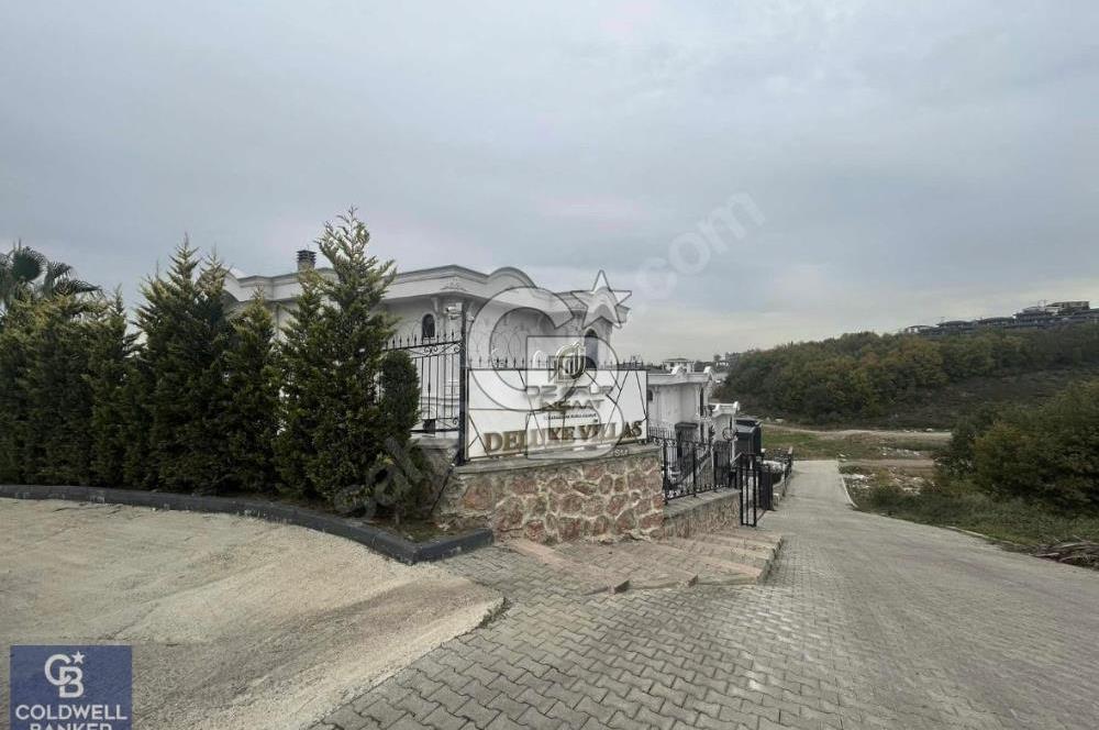 Başiskele Damlar Deluxete 4+1 Lüks Dubleks Bahçeli Villa