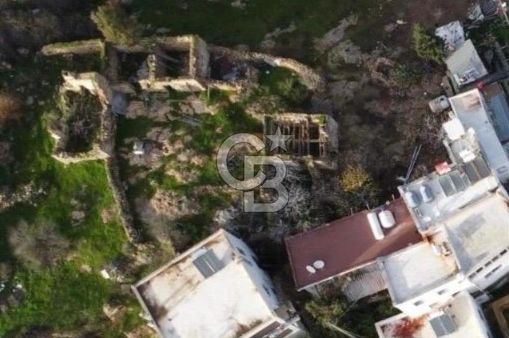 İÇİNDE TESCİLLİ BİNA BULUNAN 132 M2 ARSA