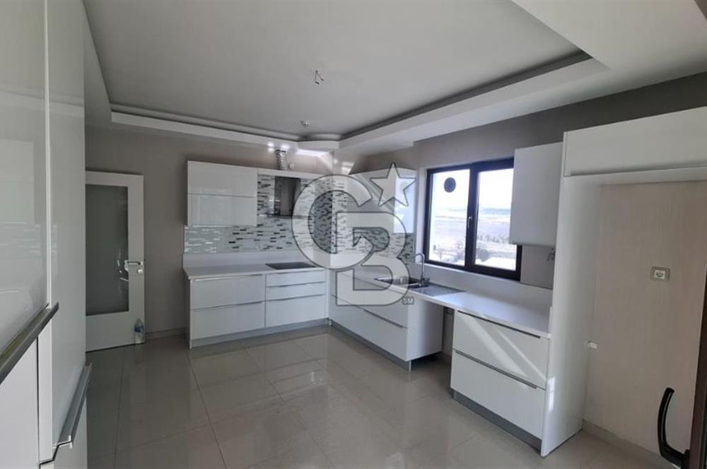 CUMHURİYET MAHALLESİ METROYA ADIM MESAFE 4+1 KİRALIK DAİRE