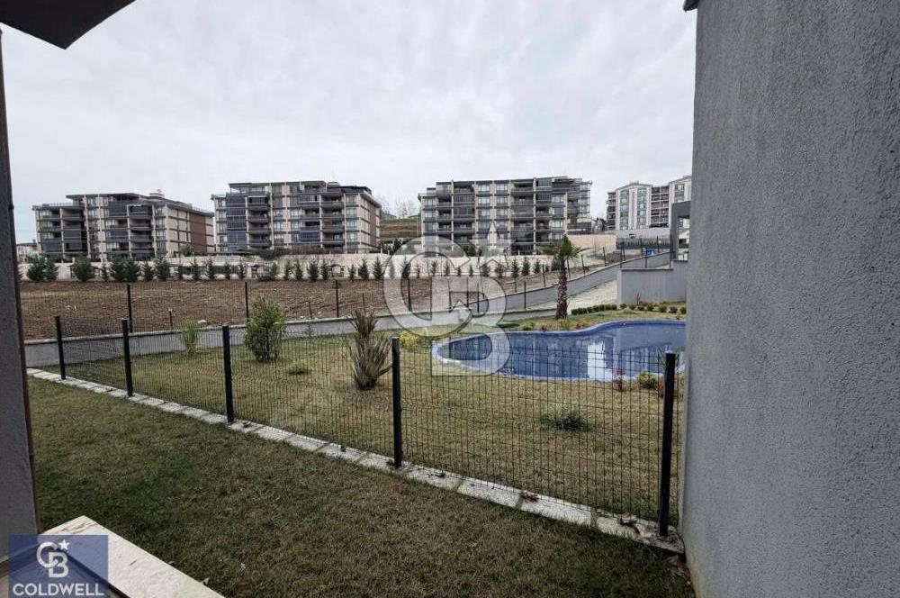 Başiskele Royal Akkurt City'de Düz Bahçeli Satılık 3+1 Daire