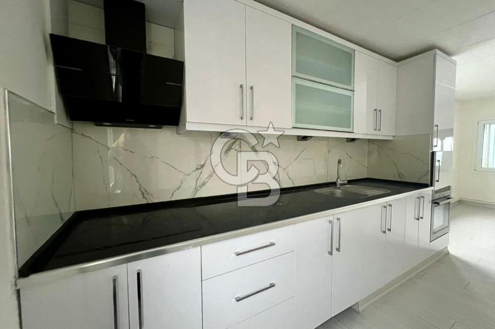 Bornova Yakaköy de Müstakil Bahçeli 6+2 Kiralık Villa