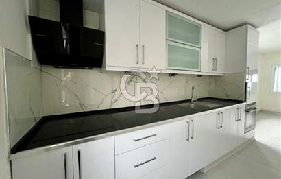 Bornova Yakaköy de Müstakil Bahçeli 6+2 Kiralık Villa