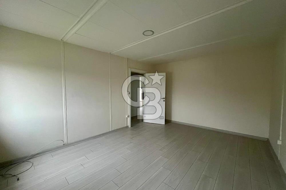 Bornova Yakaköy de Müstakil Bahçeli 6+2 Kiralık Villa