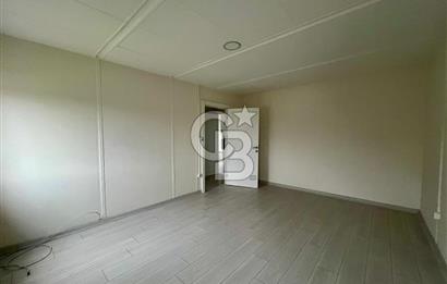 Bornova Yakaköy de Müstakil Bahçeli 6+2 Kiralık Villa