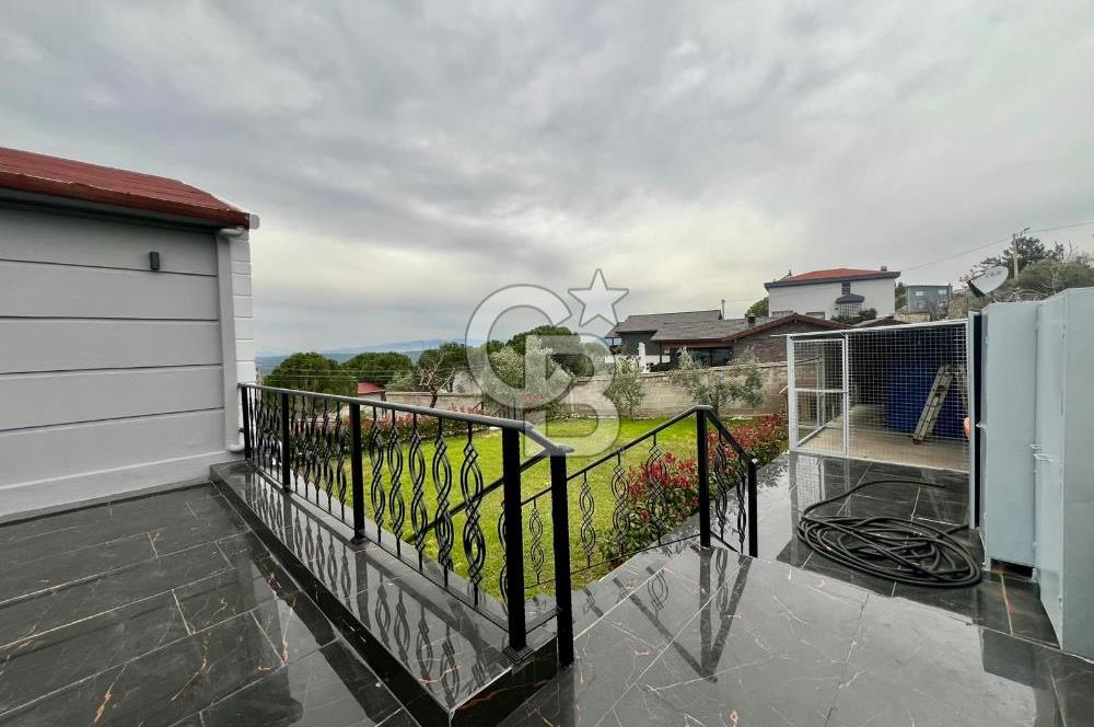 Bornova Yakaköy de Müstakil Bahçeli 6+2 Kiralık Villa