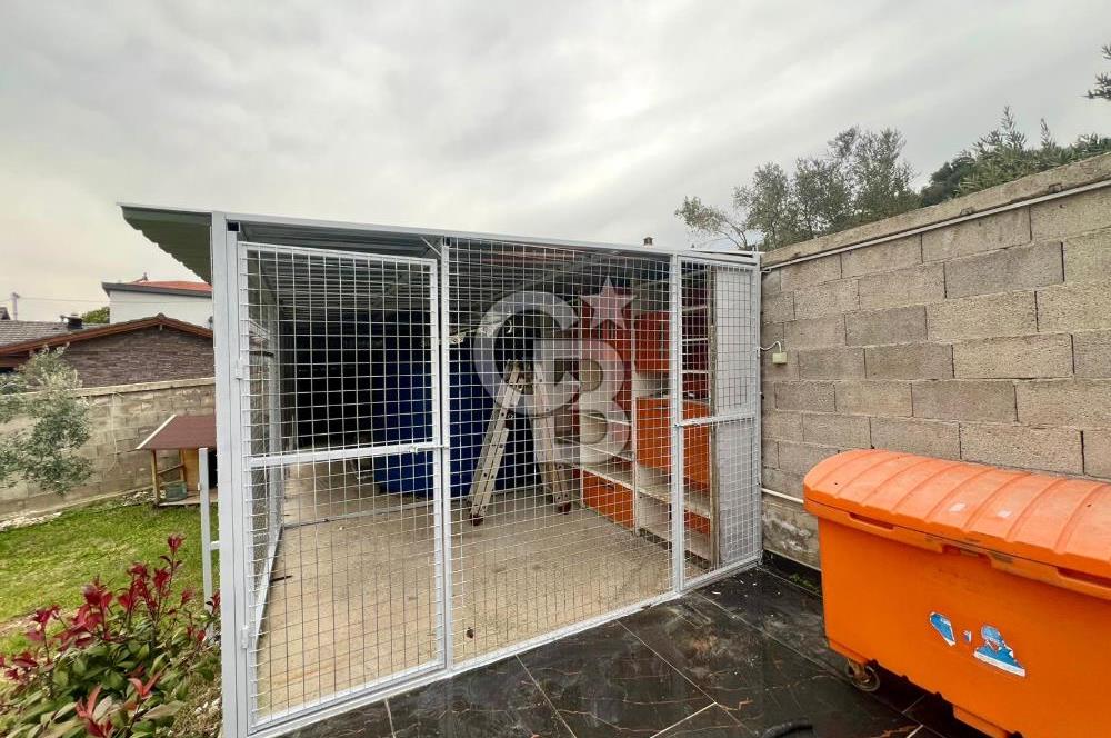 Bornova Yakaköy de Müstakil Bahçeli 6+2 Kiralık Villa