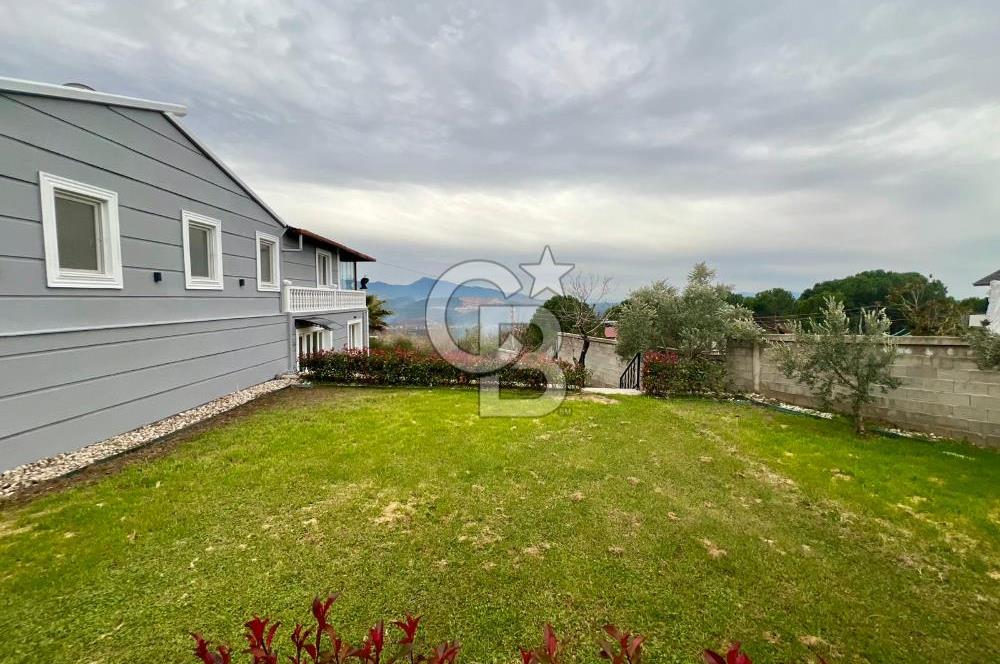Bornova Yakaköy de Müstakil Bahçeli 6+2 Kiralık Villa