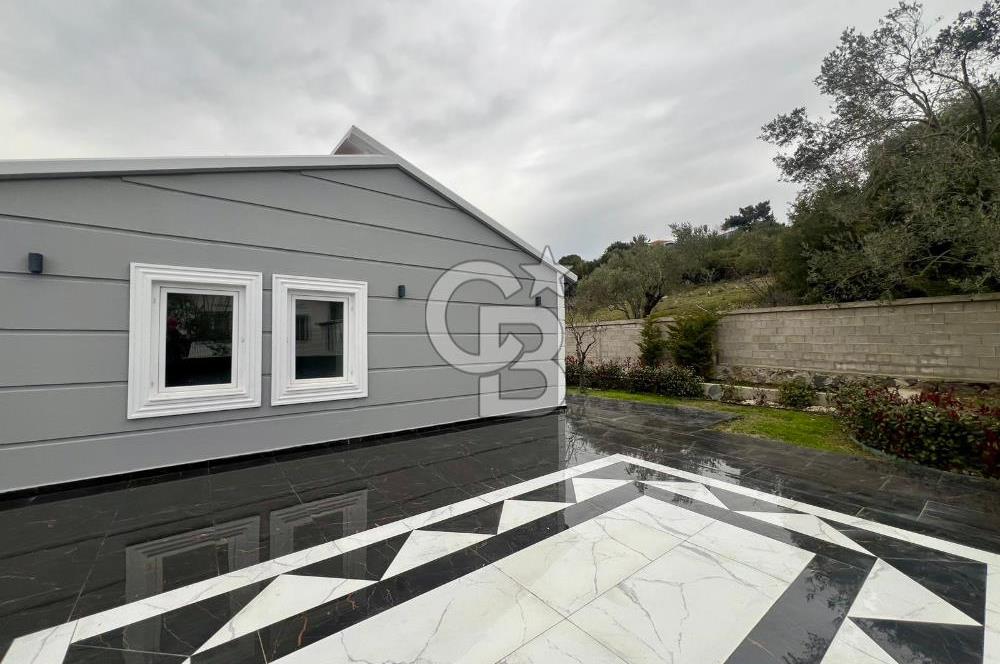 Bornova Yakaköy de Müstakil Bahçeli 6+2 Kiralık Villa