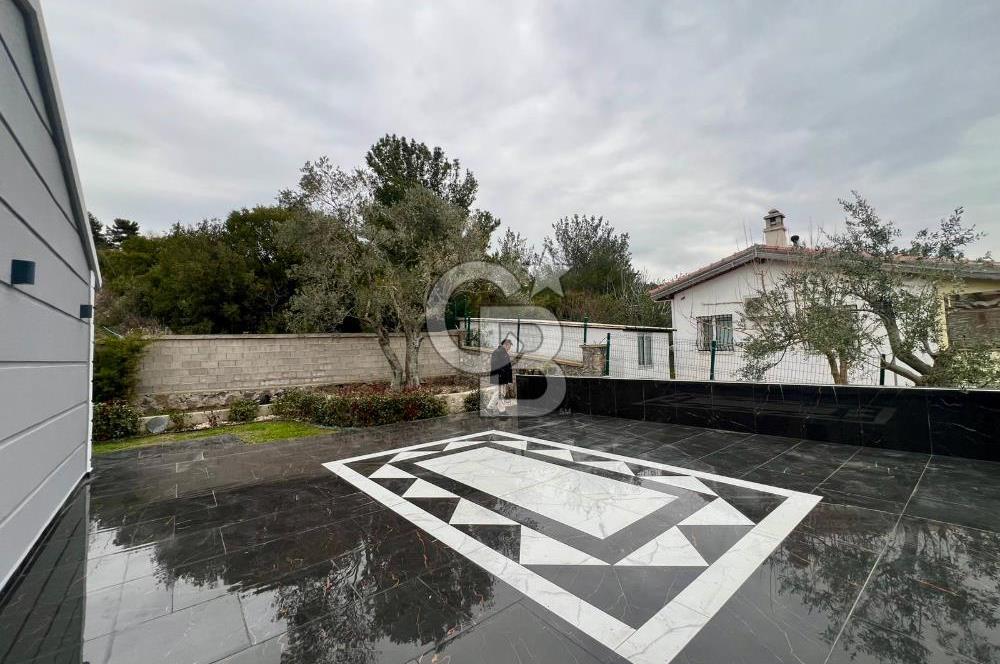 Bornova Yakaköy de Müstakil Bahçeli 6+2 Kiralık Villa