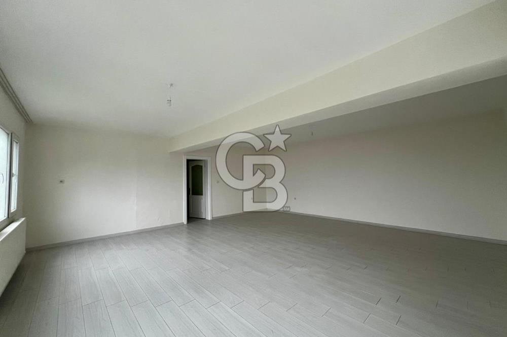 Bornova Yakaköy de Müstakil Bahçeli 6+2 Kiralık Villa