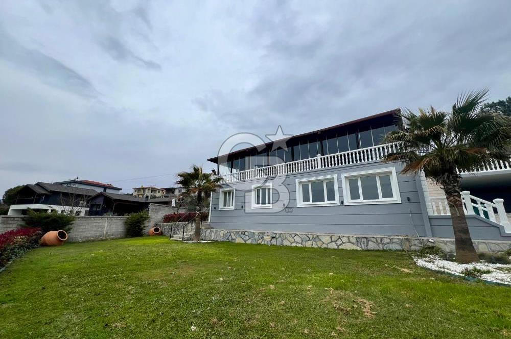 Bornova Yakaköy de Müstakil Bahçeli 6+2 Kiralık Villa