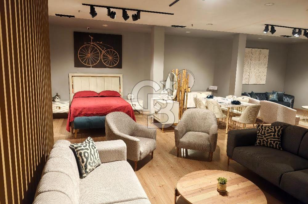 Sitelerde Karacakaya Caddesinde Komple Bina 