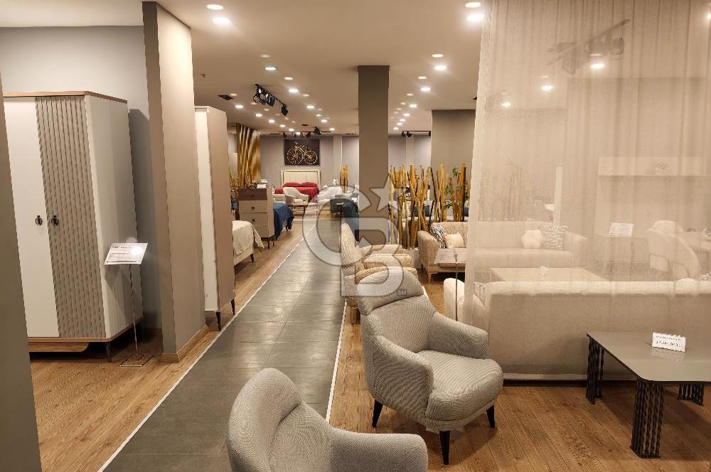 Sitelerde Karacakaya Caddesinde Komple Bina 