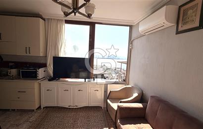 Bayraklıda Deniz Manzaralı Yatırıma Uygun Satılık Müstakil Bina 