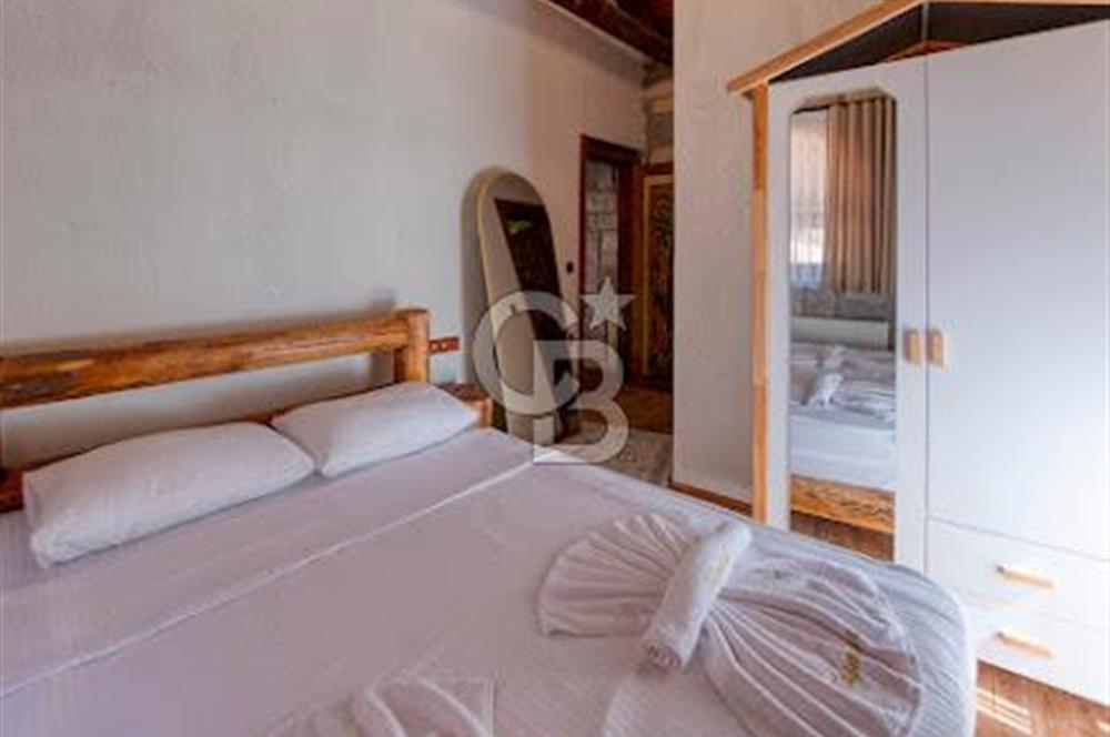 MUĞLA FETİYE SATILIK LÜKS VİLLA