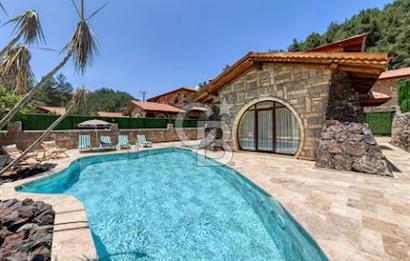 MUĞLA FETİYE SATILIK LÜKS VİLLA