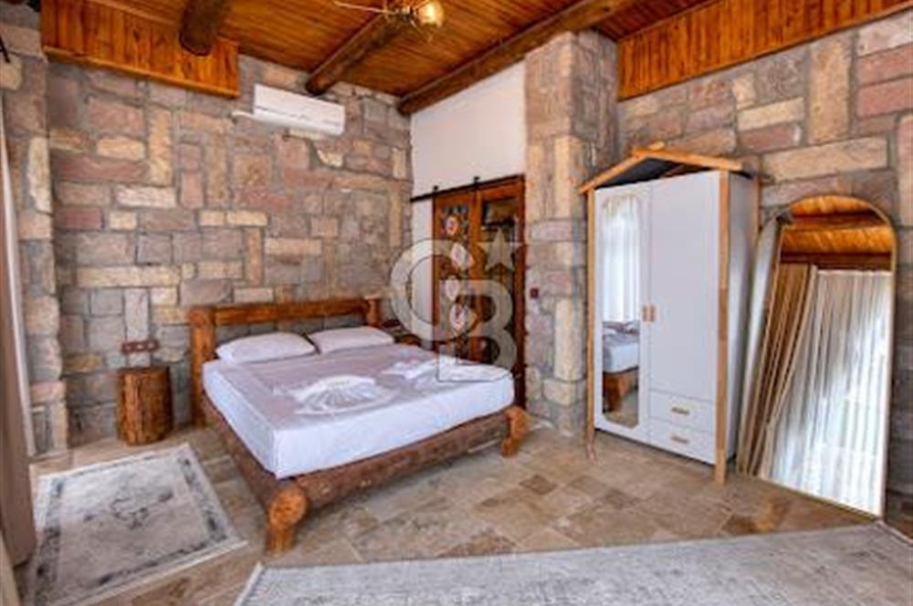 MUĞLA FETİYE SATILIK LÜKS VİLLA