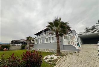 Bornova Yakaköy de Müstakil Bahçeli 6+2 Kiralık Villa - 9 - 330674