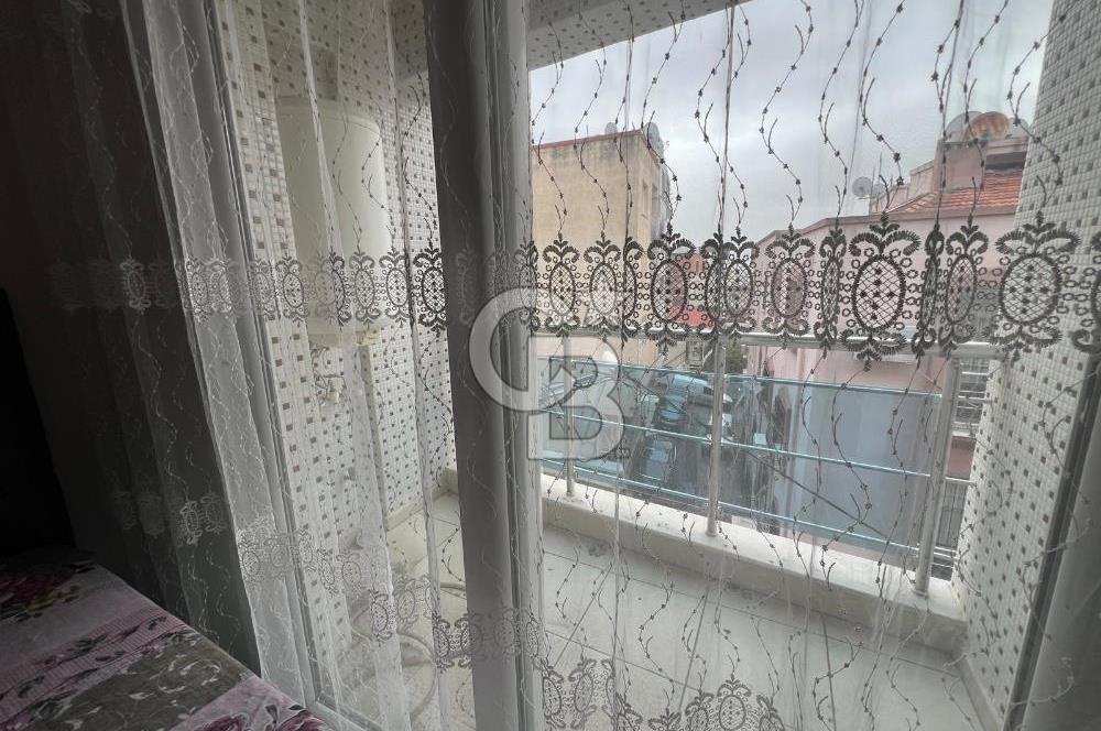 Bozyaka'da Teraslı Geniş 2+1 Kapalı Mutfaklı Ferah Daire