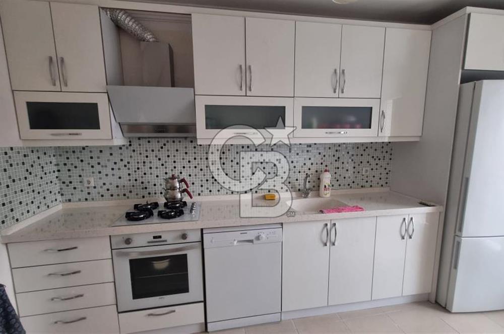 Bozyaka'da Teraslı Geniş 2+1 Kapalı Mutfaklı Ferah Daire