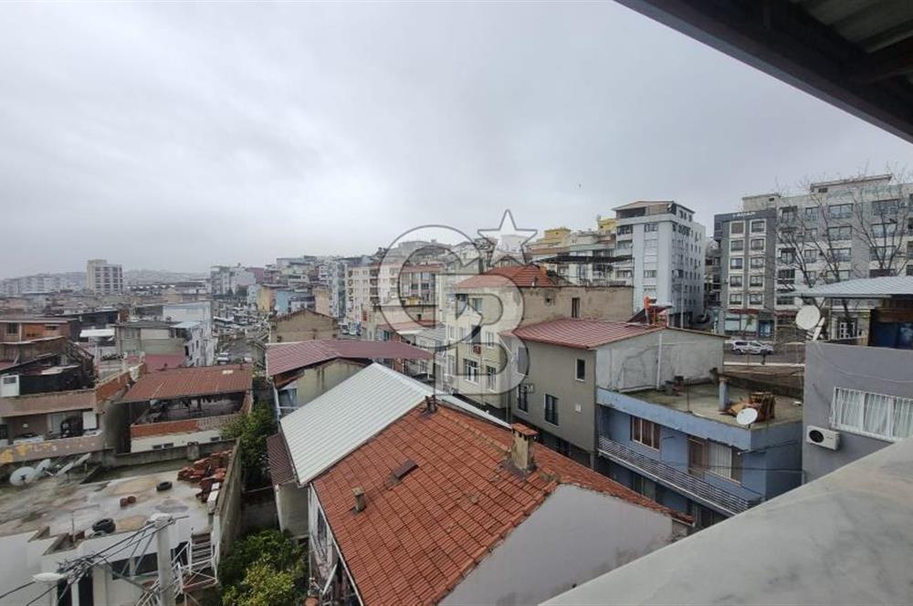 Bozyaka'da Teraslı Geniş 2+1 Kapalı Mutfaklı Ferah Daire