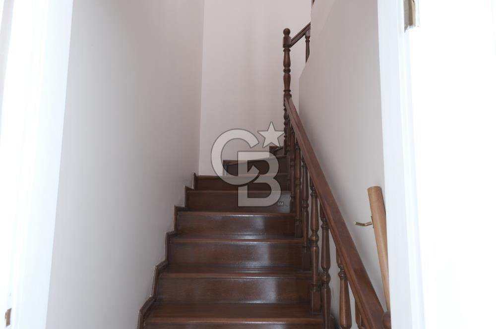 GÖLBAŞI' nda -HAVUZLU, 7/24 GÜVENLİKLİ SİTEDE SATILIK VİLLA