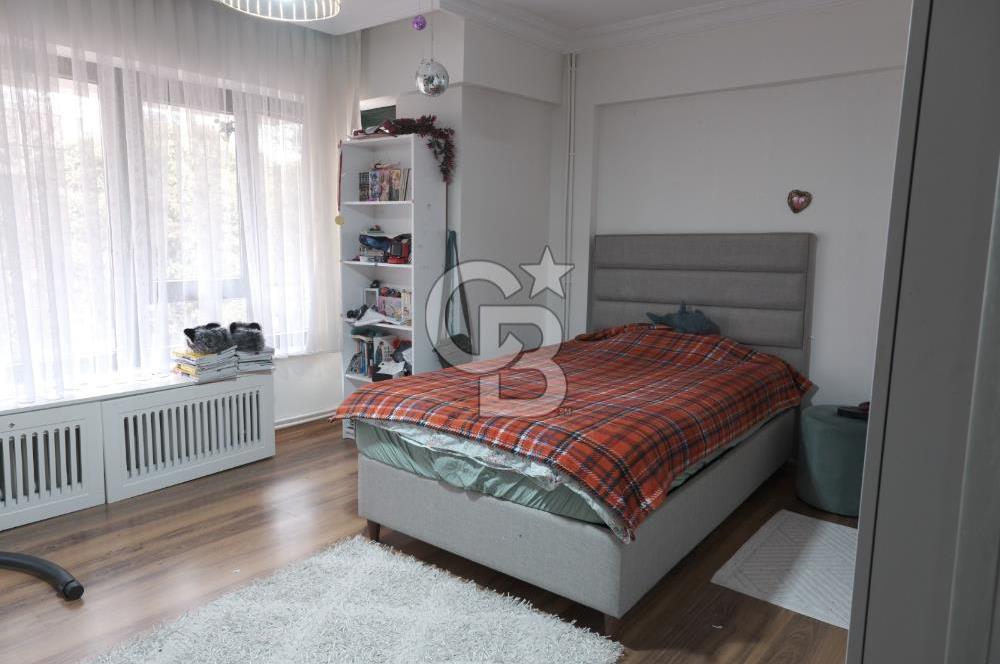 GÖLBAŞI' nda -HAVUZLU, 7/24 GÜVENLİKLİ SİTEDE SATILIK VİLLA