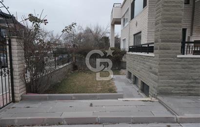 GÖLBAŞI' nda -HAVUZLU, 7/24 GÜVENLİKLİ SİTEDE SATILIK VİLLA