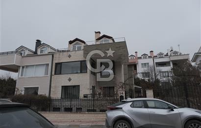 GÖLBAŞI' nda -HAVUZLU, 7/24 GÜVENLİKLİ SİTEDE SATILIK VİLLA