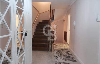 GÖLBAŞI' nda -HAVUZLU, 7/24 GÜVENLİKLİ SİTEDE SATILIK VİLLA