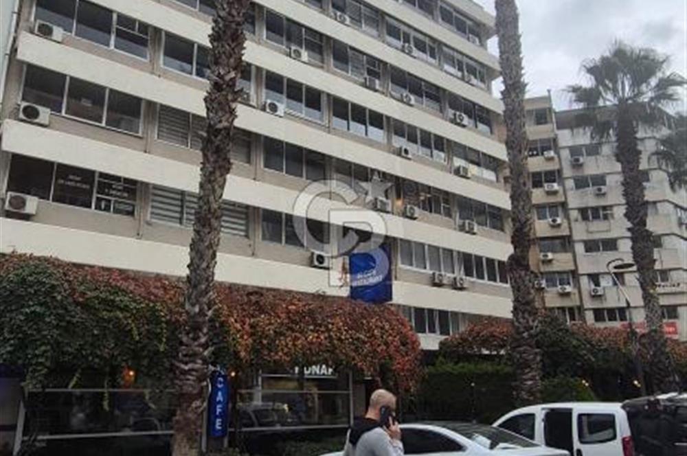 İZMİR KONAK CUMHURİYET İŞ HANI SATILIK OFİS