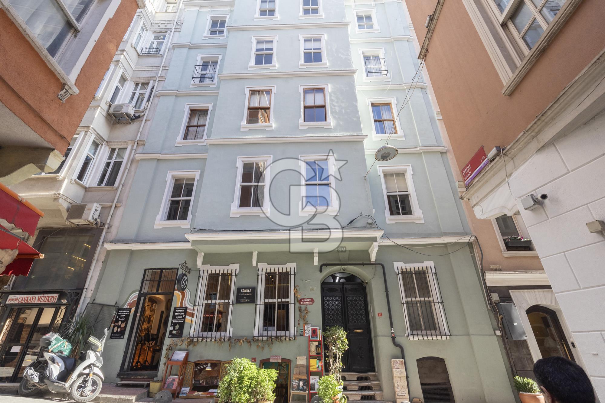 Galata'da Merkezi Konumda Kiralık 3+1 Daire