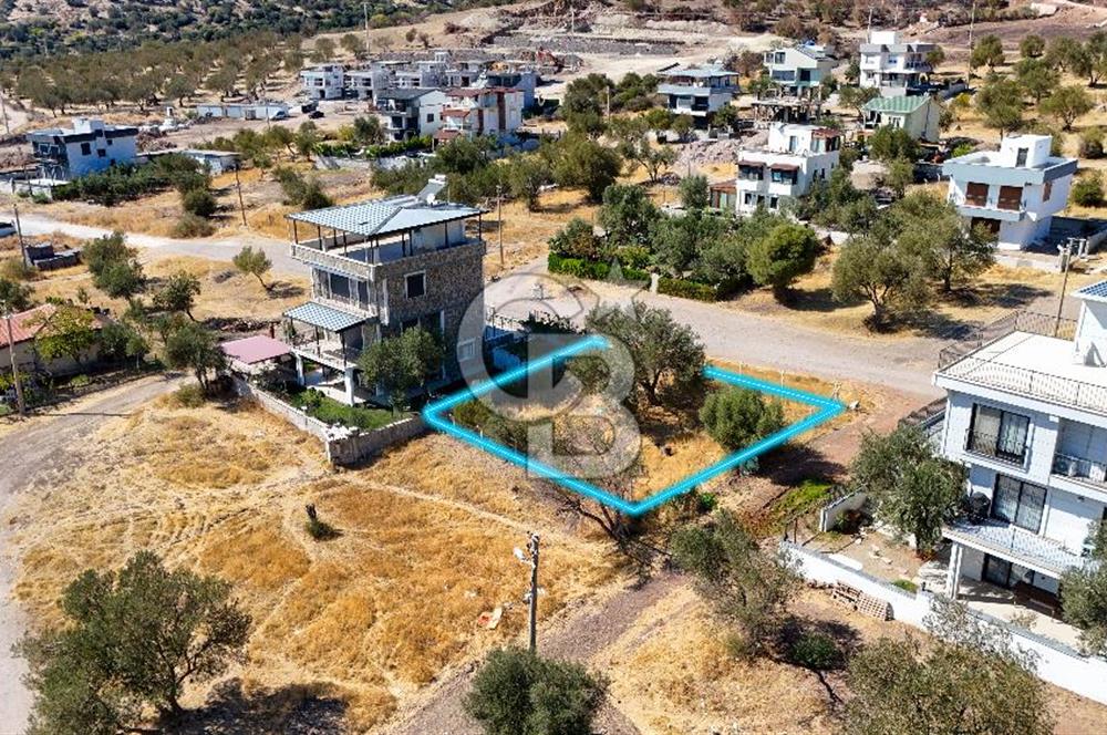 ÇANDARLI VİLLA BÖLGESİNDE DENİZ MANZARALI İMARLI SATILIK ARSA