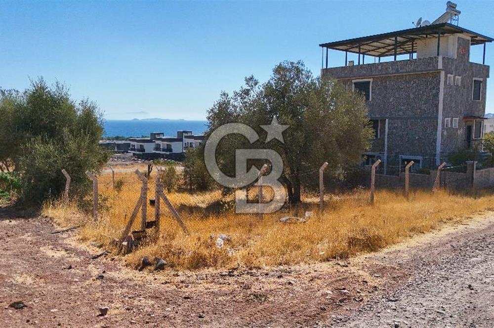 ÇANDARLI VİLLA BÖLGESİNDE DENİZ MANZARALI İMARLI SATILIK ARSA