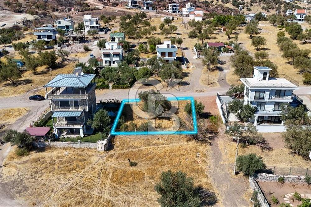 ÇANDARLI VİLLA BÖLGESİNDE DENİZ MANZARALI İMARLI SATILIK ARSA