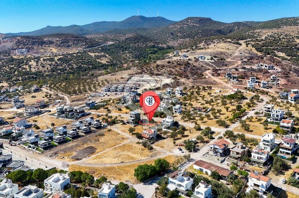 ÇANDARLI VİLLA BÖLGESİNDE DENİZ MANZARALI İMARLI SATILIK ARSA