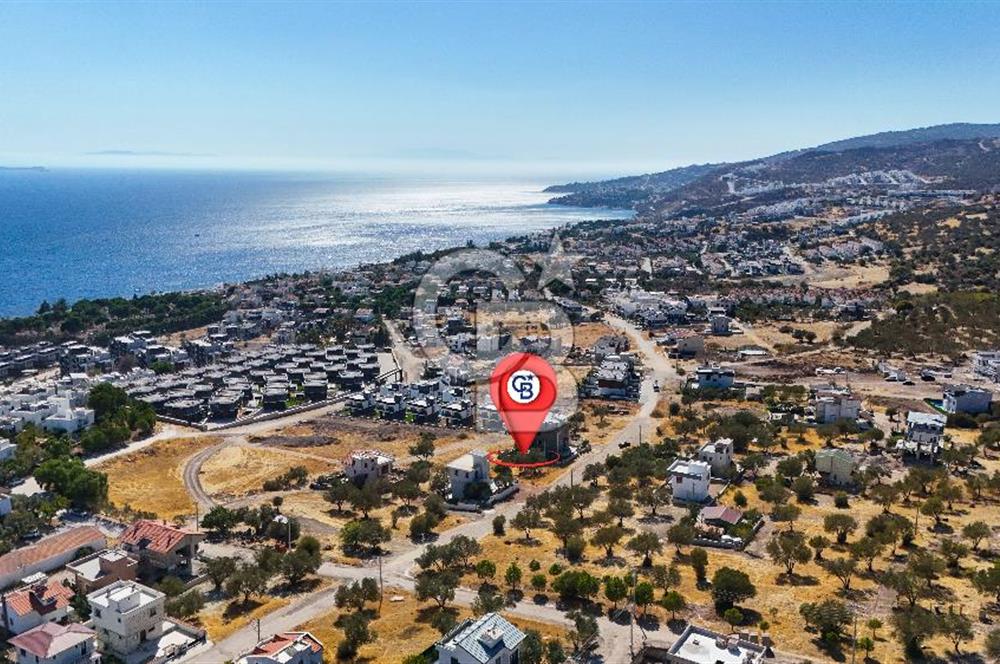 ÇANDARLI VİLLA BÖLGESİNDE DENİZ MANZARALI İMARLI SATILIK ARSA