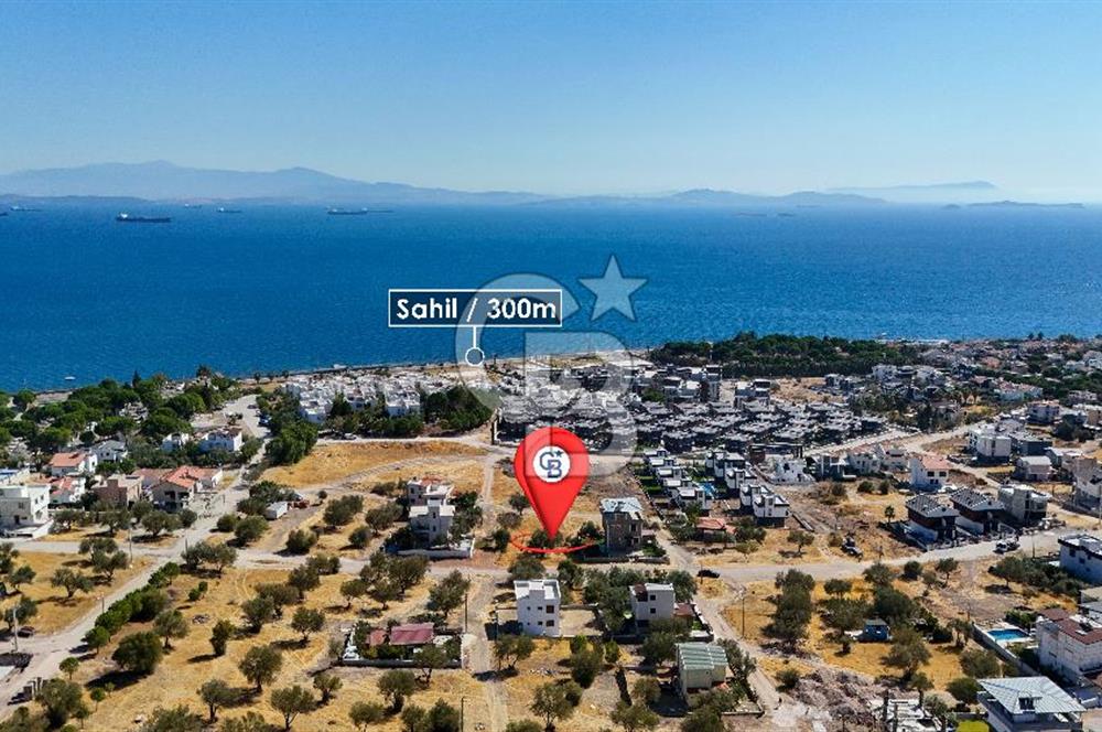 ÇANDARLI VİLLA BÖLGESİNDE DENİZ MANZARALI İMARLI SATILIK ARSA