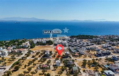 ÇANDARLI VİLLA BÖLGESİNDE DENİZ MANZARALI İMARLI SATILIK ARSA