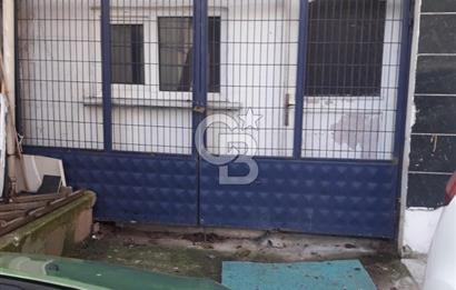Çamlıca da Ofis Depo Gibi İşlere Uygun Düz Giriş  25 M2 Dükkan
