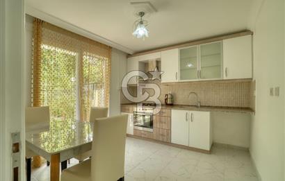 ESKİ FOÇADA MÜKEMMEL KONUMDA GENİŞ BAHÇELİ SATILIK LÜKS VİLLA