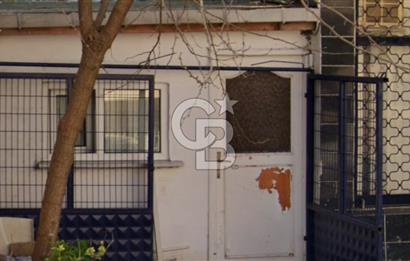 Çamlıca da Ofis Depo Gibi İşlere Uygun Düz Giriş  25 M2 Dükkan