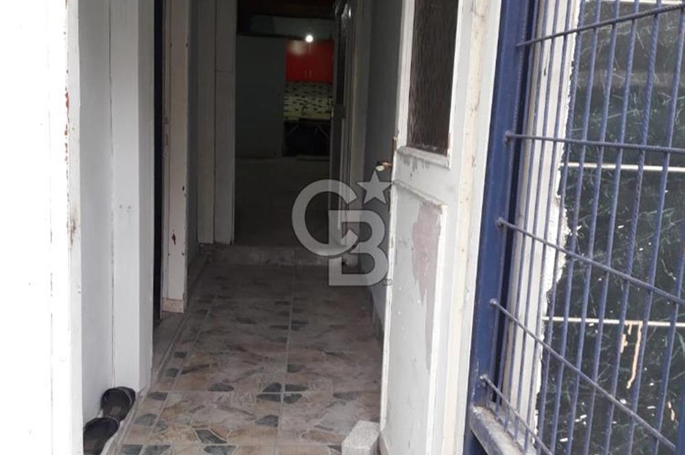 Çamlıca da Ofis Depo Gibi İşlere Uygun Düz Giriş  25 M2 Dükkan